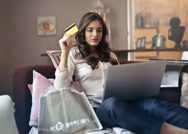 foto klant met credit card
